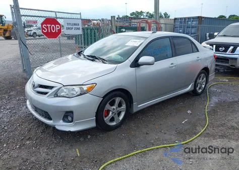 2011 Toyota Corolla S z USA, uszkodzony, nr VIN 2T1BU4EE4BC577552